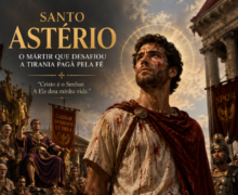 Ilustração dramática de Santo Astério em estilo cinematográfico, retratado como mártir cristão na Roma antiga, com vestes manchadas de sangue, auréola luminosa e expressão de fé e coragem diante de soldados romanos, multidão pagã e templos imperiais ao fundo