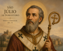 Retrato religioso de São Júlio de Dorostoro vestido com paramentos episcopais vermelhos e dourados, segurando um báculo e um livro sagrado, com auréola dourada ao fundo e paisagem antiga ao estilo bizantino ao redor